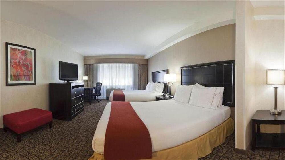 Holiday Inn Express & Suites Alexandria - Fort Belvoir By Ihg Buitenkant foto