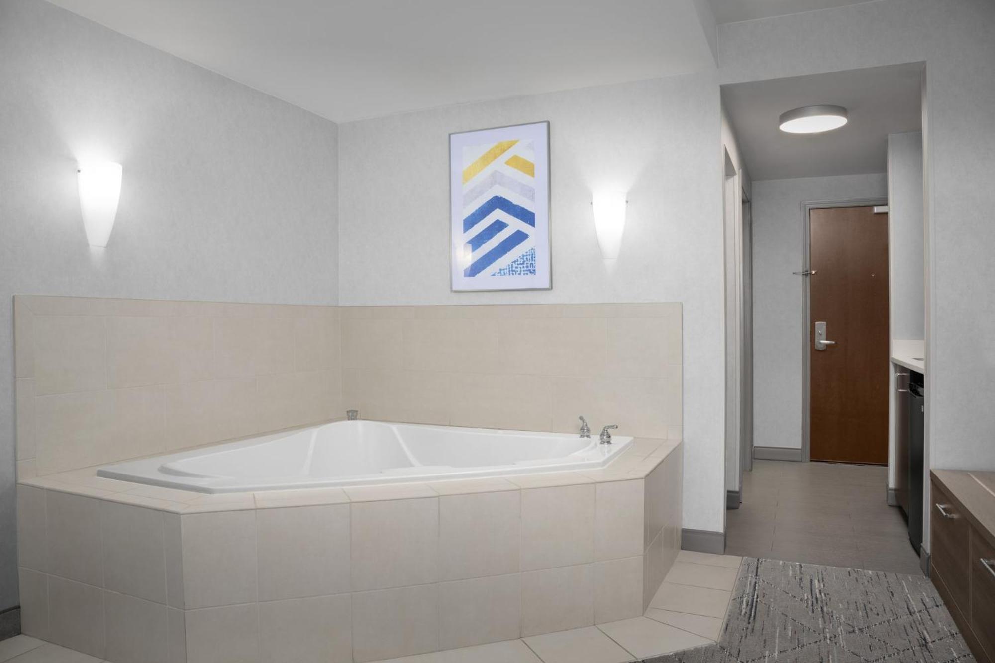 Holiday Inn Express & Suites Alexandria - Fort Belvoir By Ihg Buitenkant foto