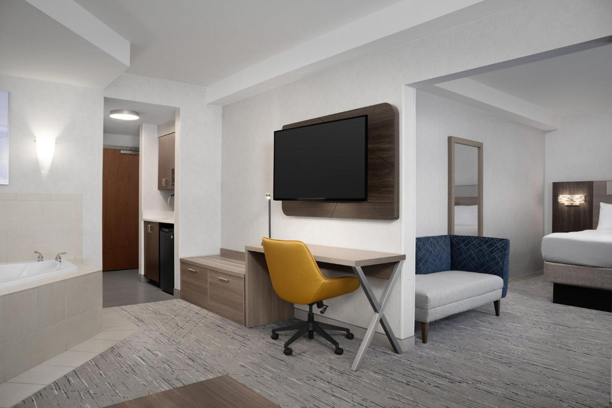 Holiday Inn Express & Suites Alexandria - Fort Belvoir By Ihg Buitenkant foto
