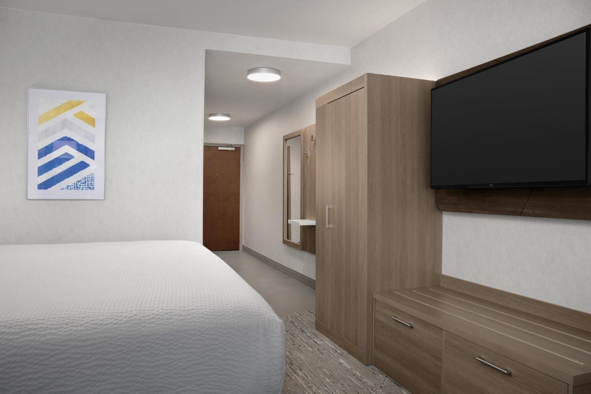 Holiday Inn Express & Suites Alexandria - Fort Belvoir By Ihg Buitenkant foto