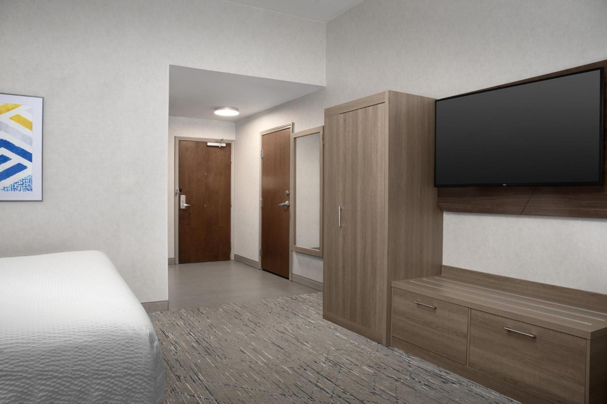 Holiday Inn Express & Suites Alexandria - Fort Belvoir By Ihg Buitenkant foto