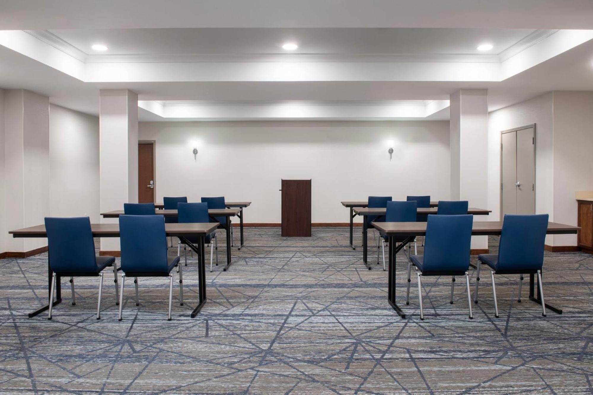 Holiday Inn Express & Suites Alexandria - Fort Belvoir By Ihg Buitenkant foto